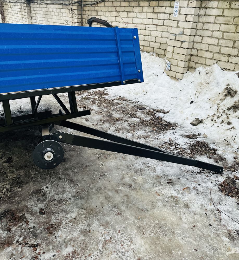 Причеп на  трактор на мінітрактор