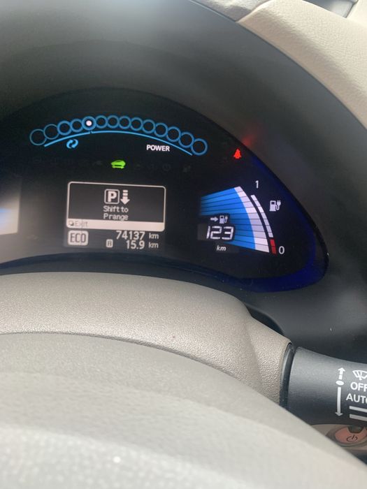 Nissan Leaf електро 2012