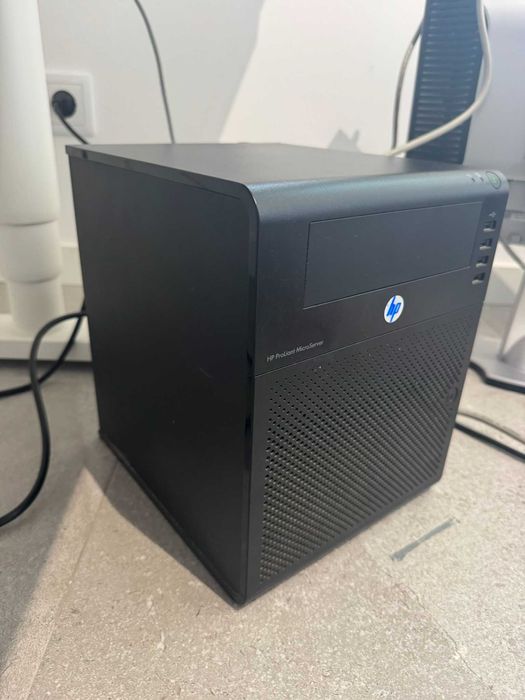 ProLiant MicroServer N36 (5GB RAM, 30GB SSD)