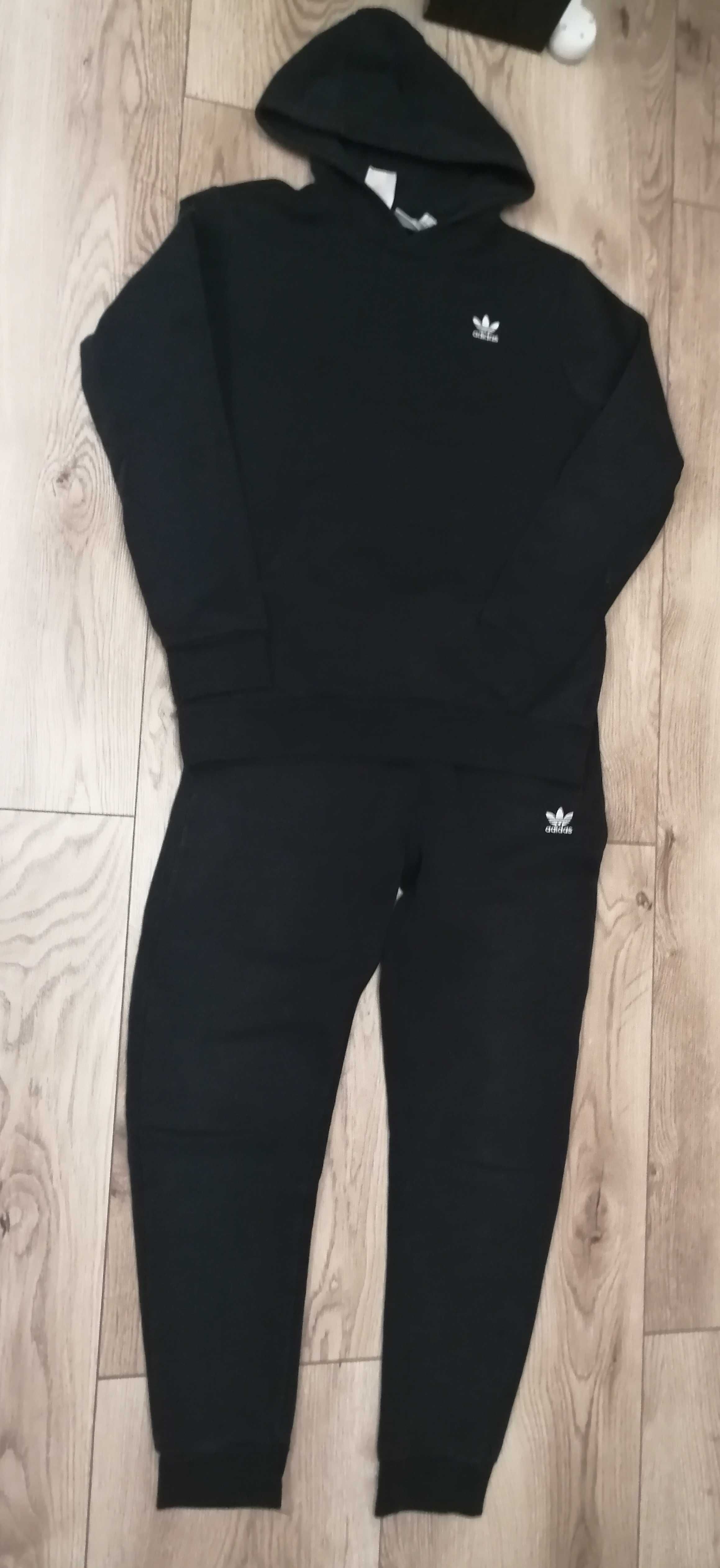 Sprzedam chlopięcy/ męski dres marki Adidas rozmiar 170 14, 15 lat