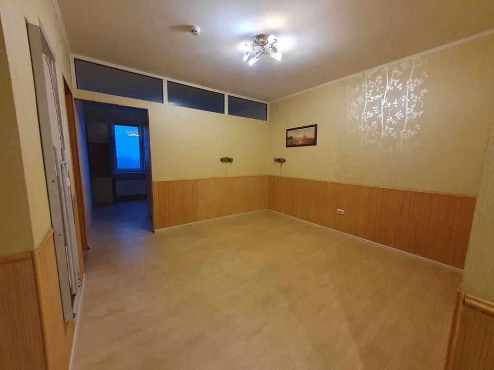 Продам 4-комн квартиру в районе 8 Марта [Юбилейный] ул.