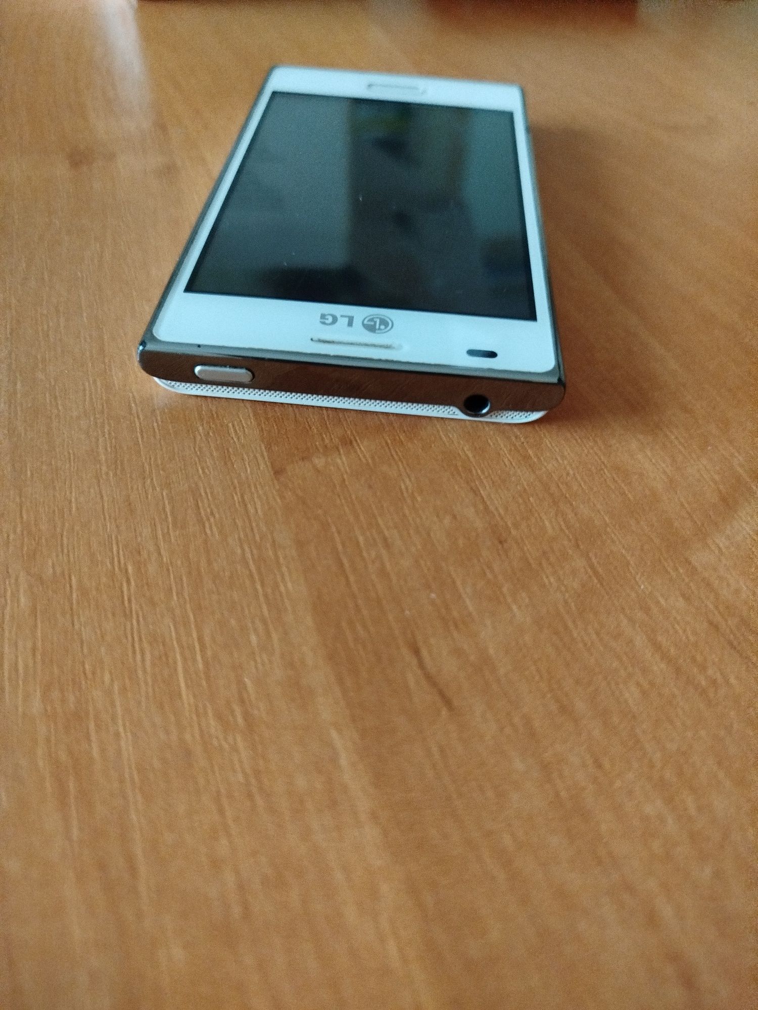 Смартфон LG optimus l5
