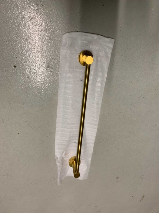 Wieszak łazienkowy na ręcznik OMNIRES (złoty szczotkowany)