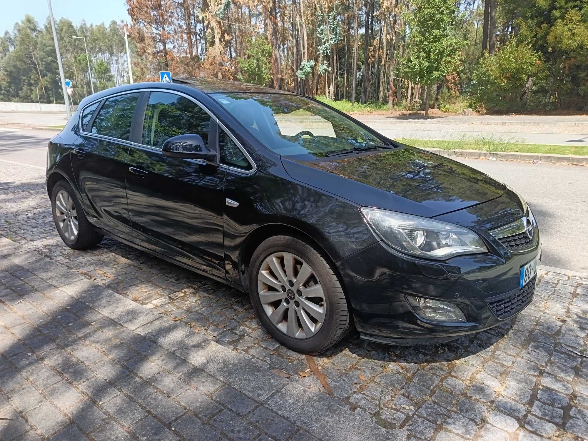Opel Astra Cosmo Preto – Excelente Estado | Teto de Abrir |
