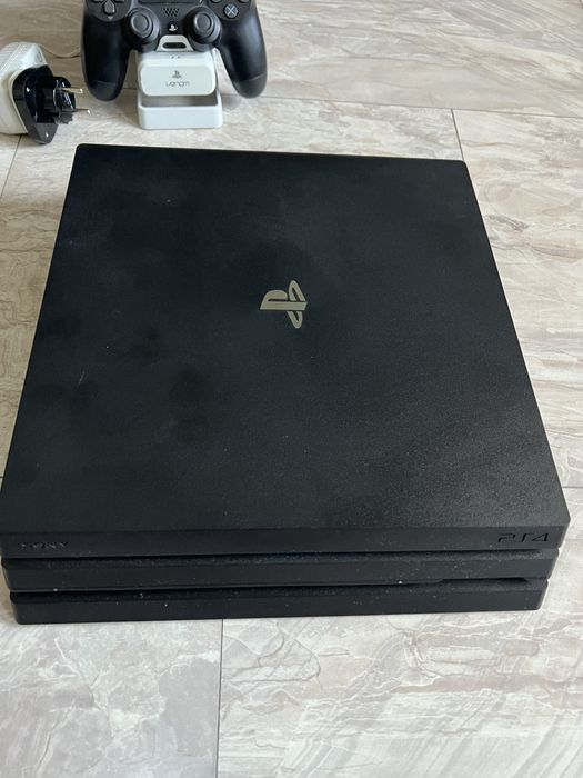 Konsola PS 4 pro pady gry