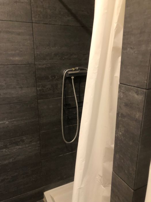 Arrenda-se T1 ,Monte Estoril, vista de mar, garagem box