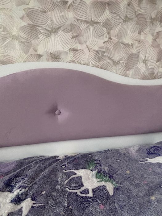 Дитяче ліжко для дівчинки