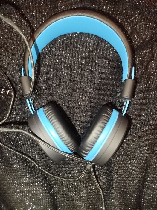 Продам наушники,облегченные,Iclever,звук отличный