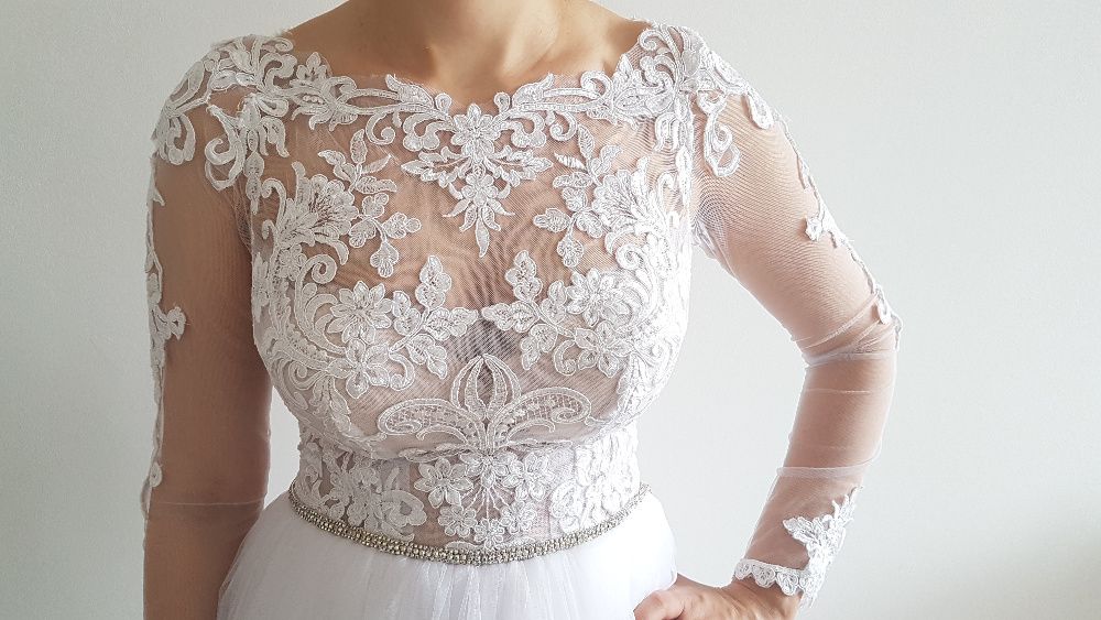 Suknia ślubna z rękawem lub bez