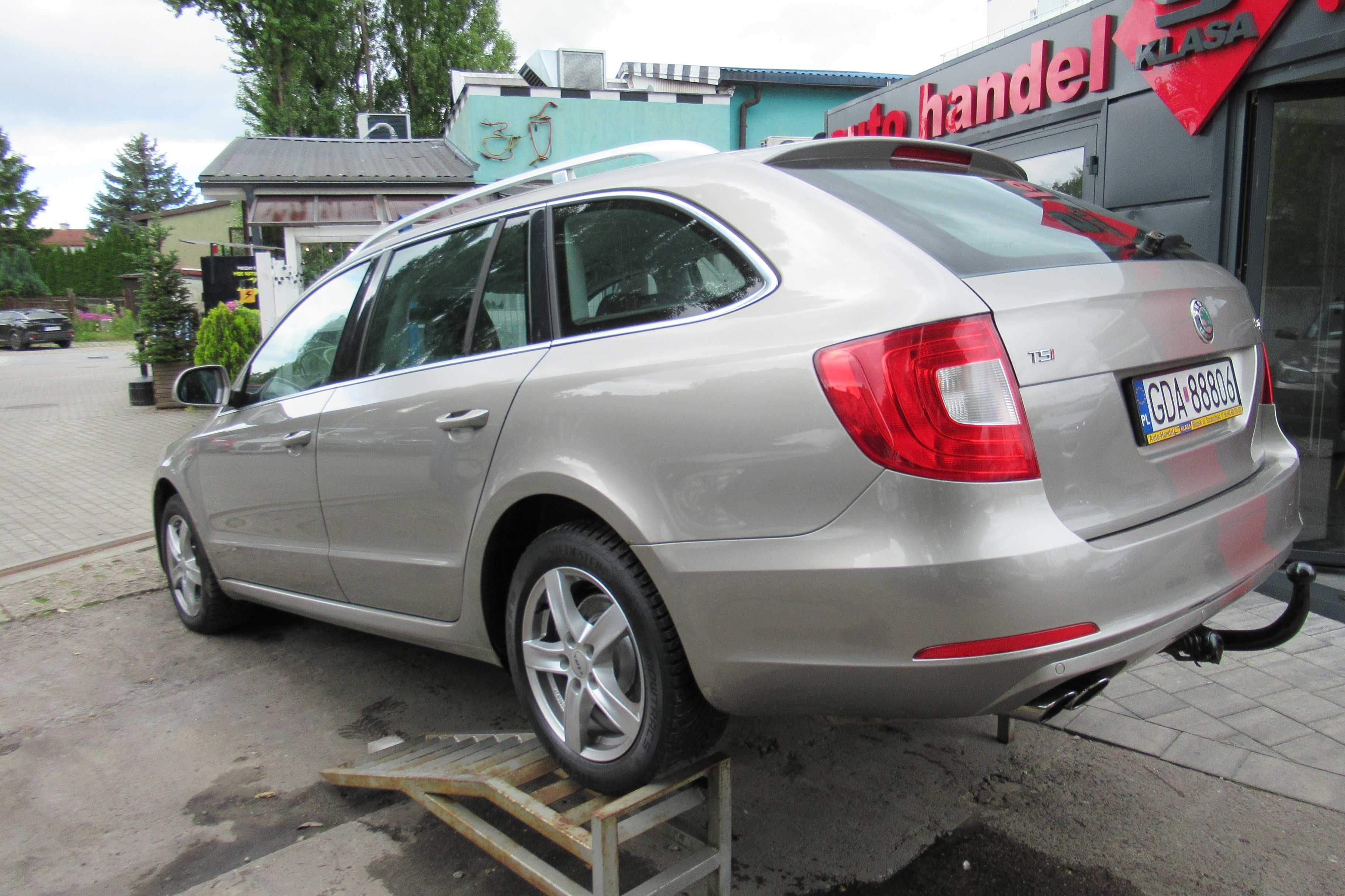 Skoda Suberb 2 II 1.8 benzyna 2010r kombi bardzo ładna wersja manual