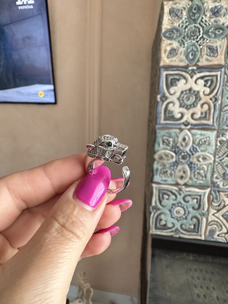 Продам эксклюзивное кольцо из серебра