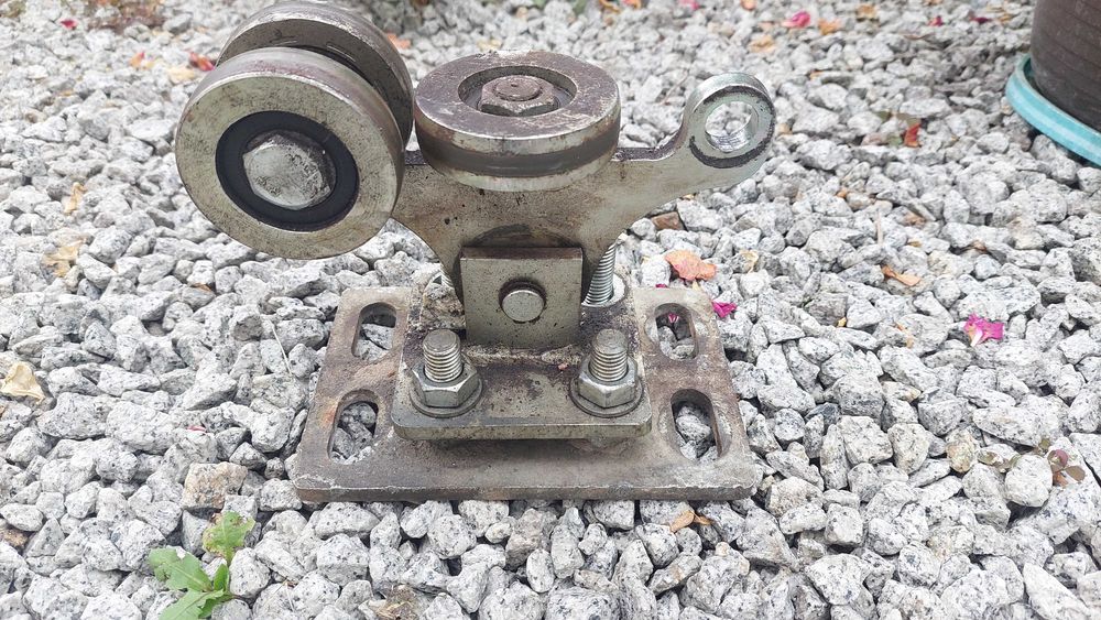 Wózek do bramy wachliwy szyna 80 fi 68.5mm rolki do bramy rolka