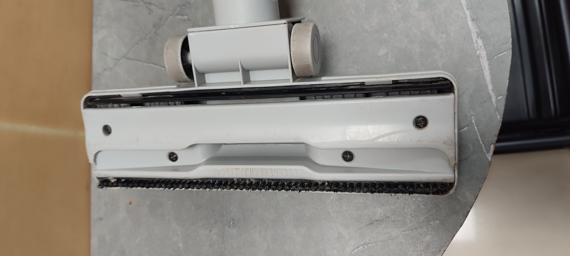 Пилосос безмішковий Garenje VCK1601GCYIV