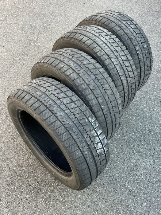 Bridgestone Blizzak vrx 215/55 17 зимова гума