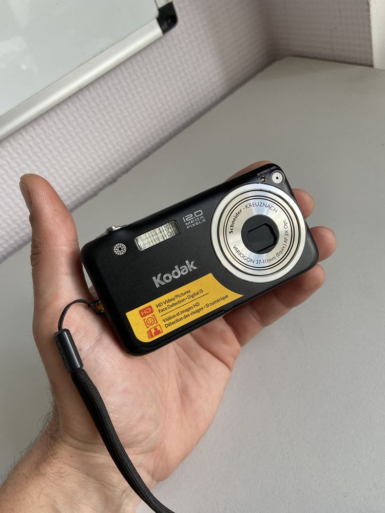 Фотоаппарат Kodak EasyShare V1253 (+SD 8gb)