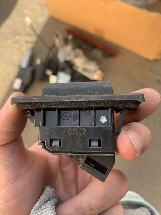 Mazda 3 ляда крышка багажника