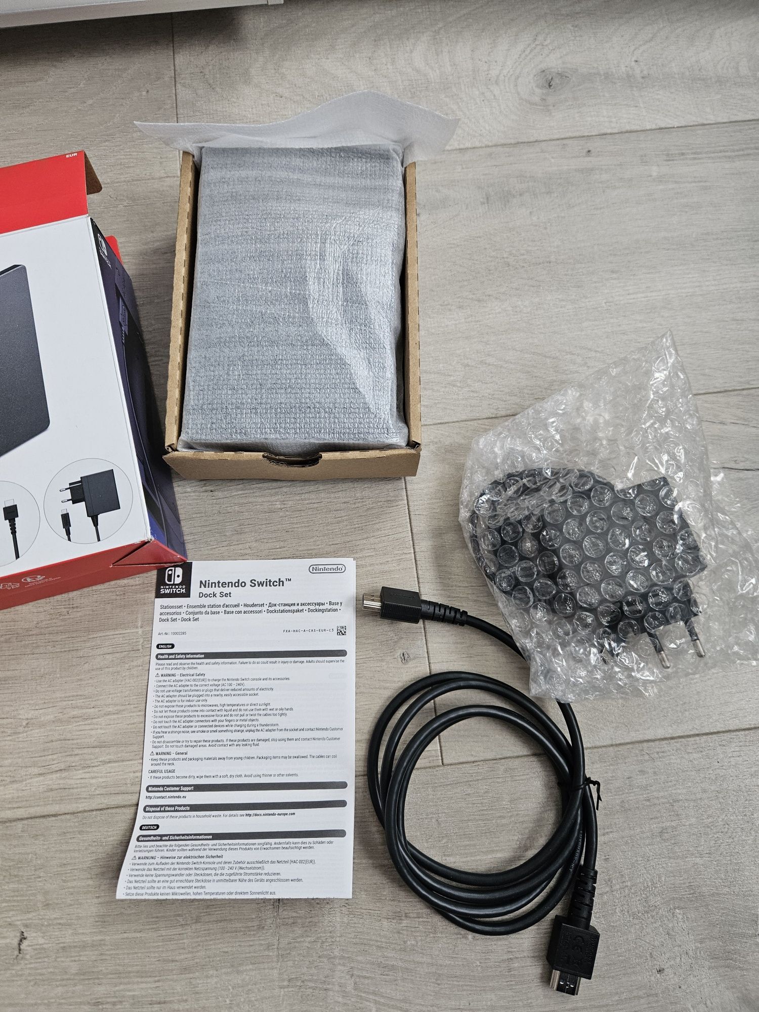 Nintendo Switch Dock Set stacja dokująca + zasilacz komplet + gratis