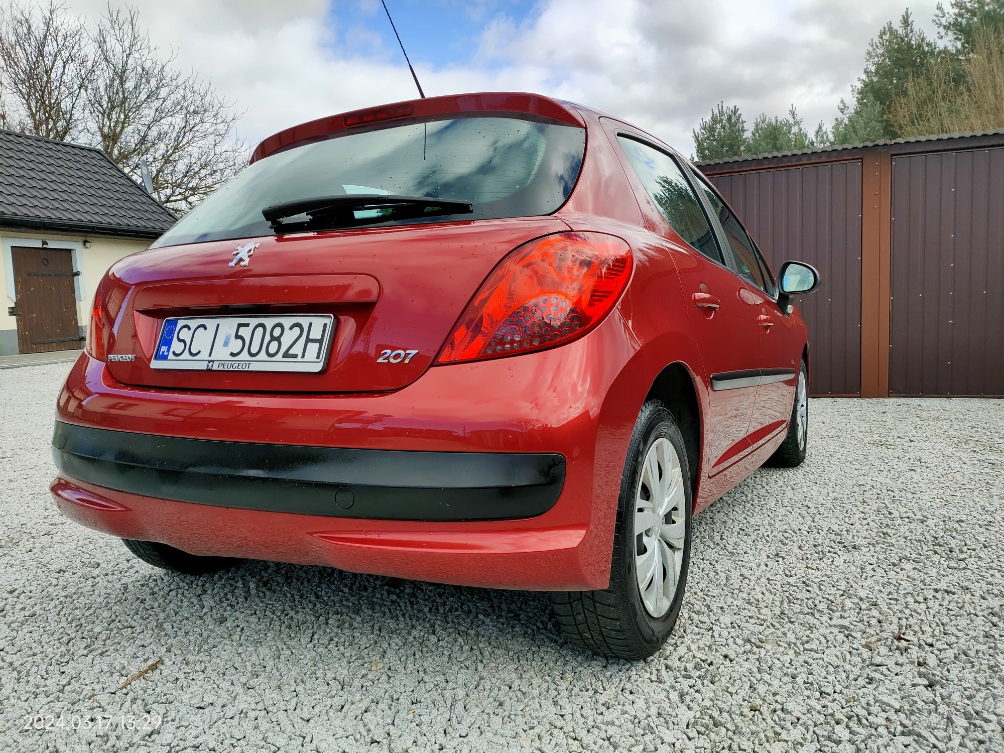 Peugeot 207, r. 2008, benzyna