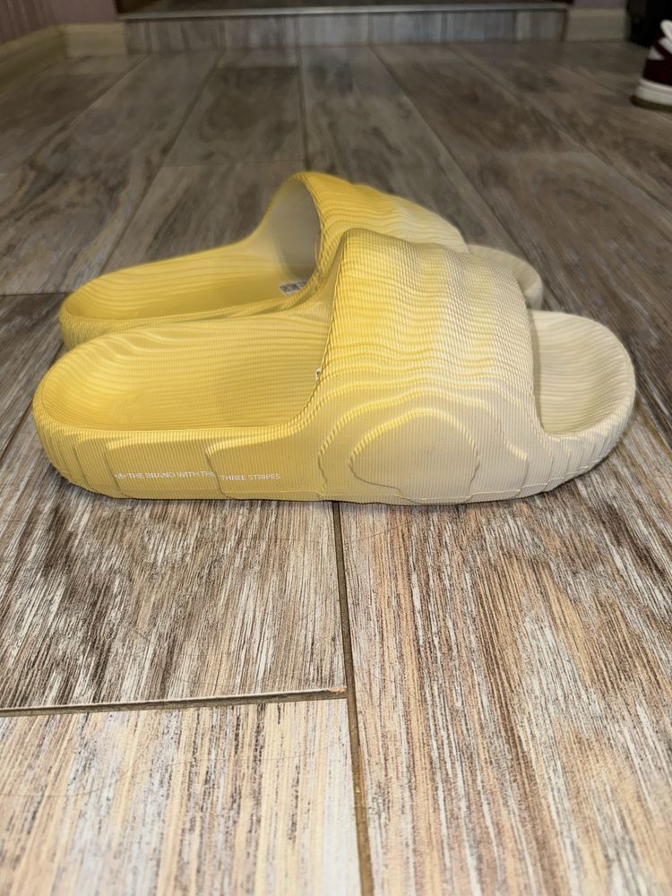 Тапки Adidas Adilette 22 (жовто-білі)