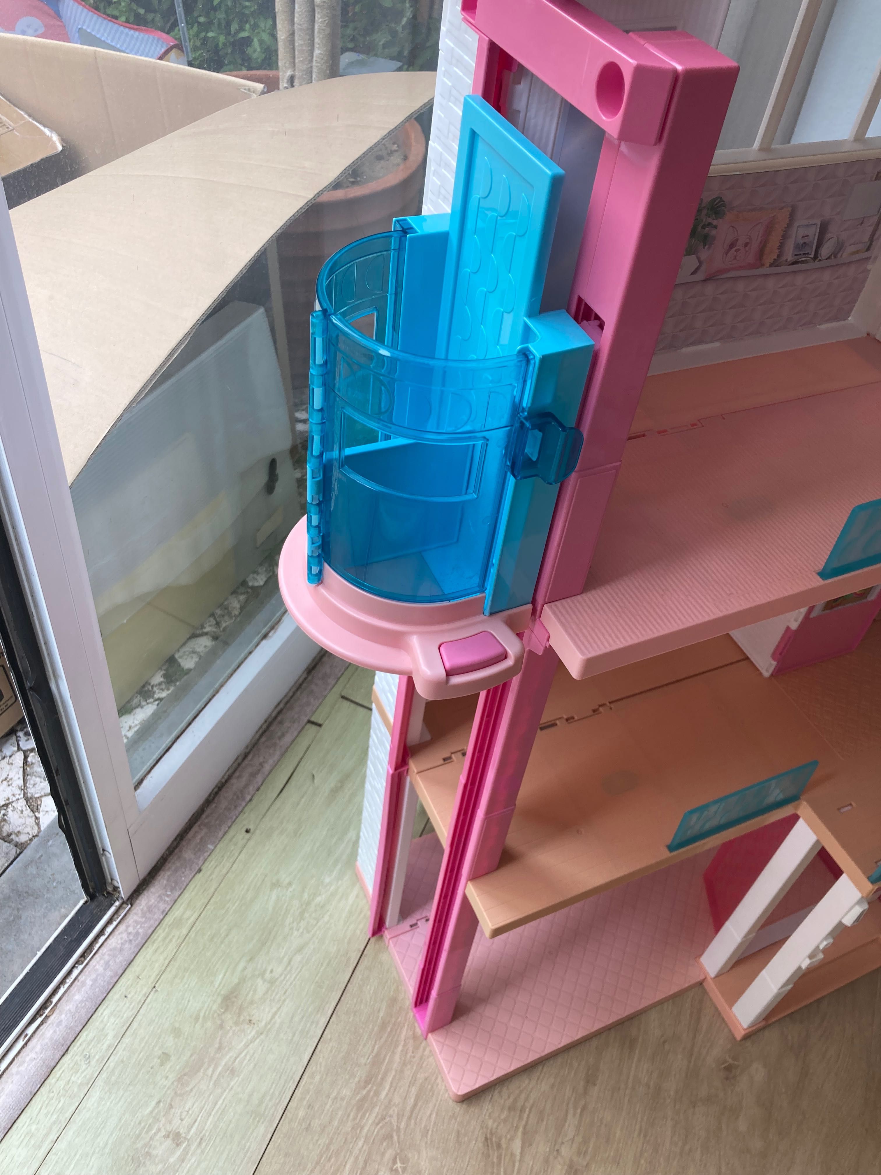 Casa de bonecas da Barbie