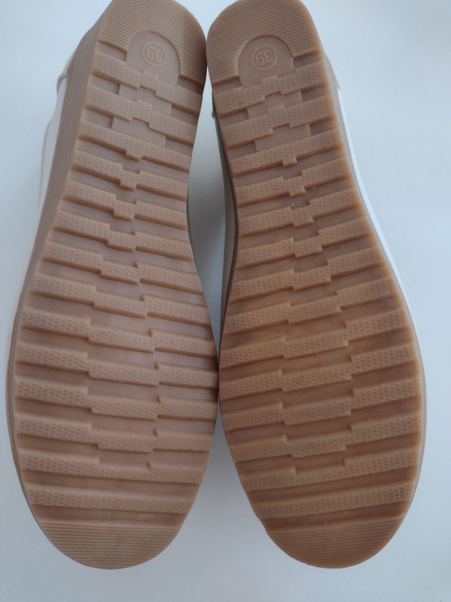 Nowe buty  mokasyny