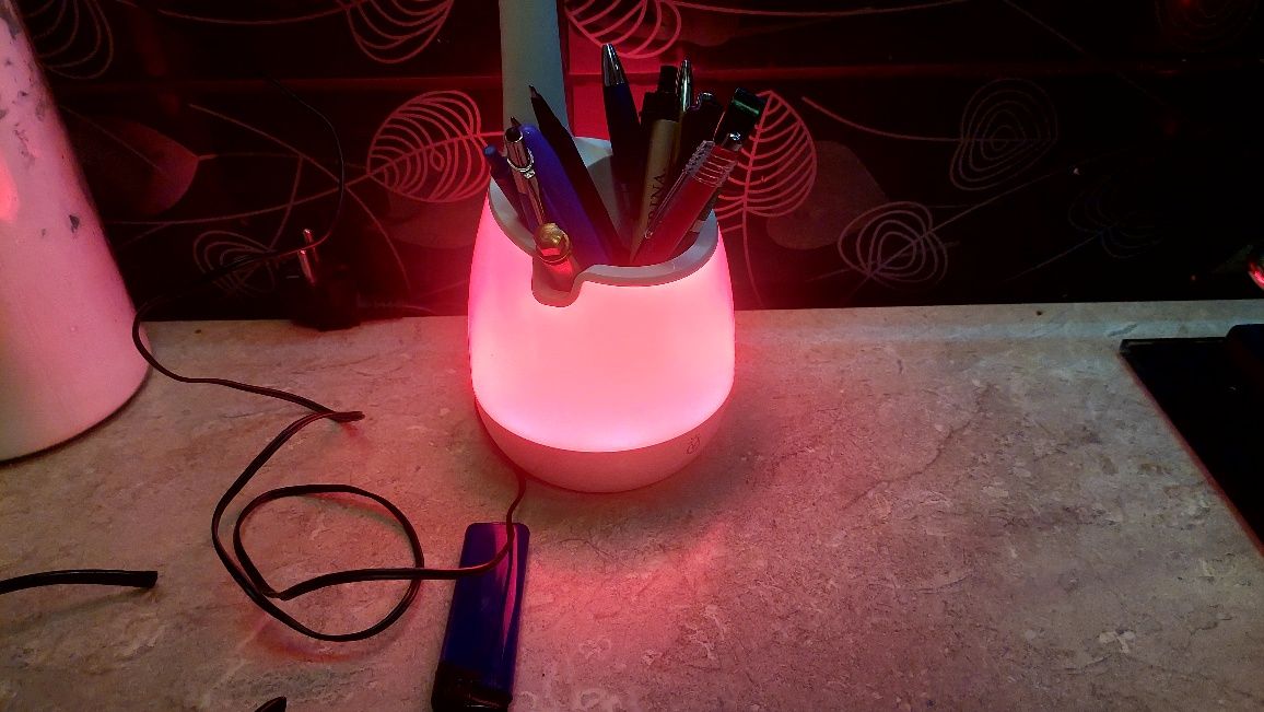 Lampka nocna lub biurkowa