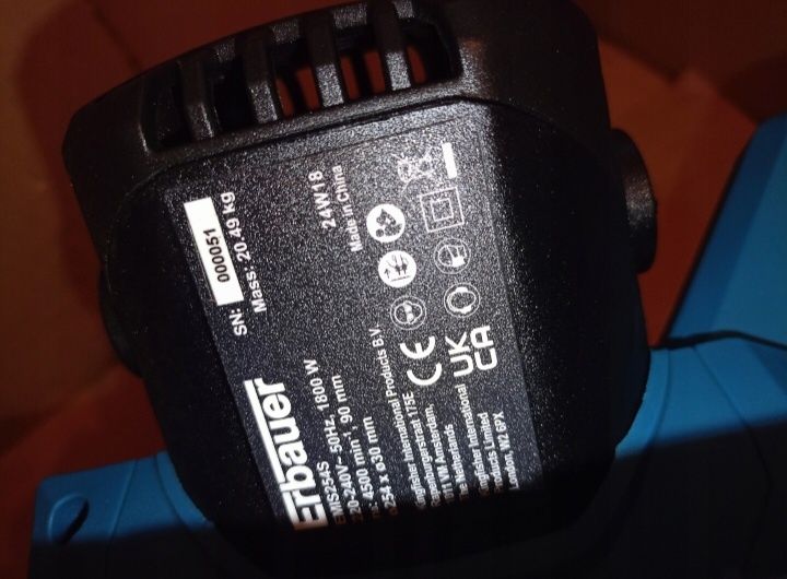Erbauer 254mm 1800W Ukośnica Piła ukosowa posuwem Laser Oświetlenie LE