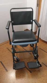 Cadeira sanitaria móvel Nova