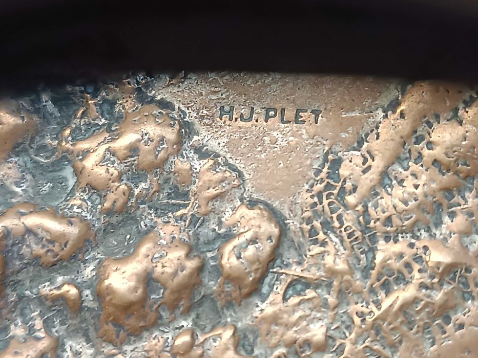 Mała platerowana patera z motywem