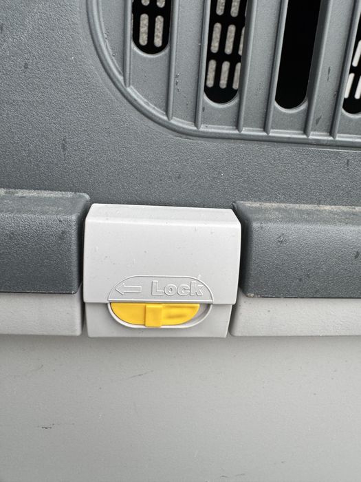 Trixie Gulliver IATA №6 пластиковий бокс-переноска для собак до 38 кг