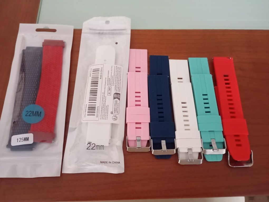 Várias braceletes para relógios
