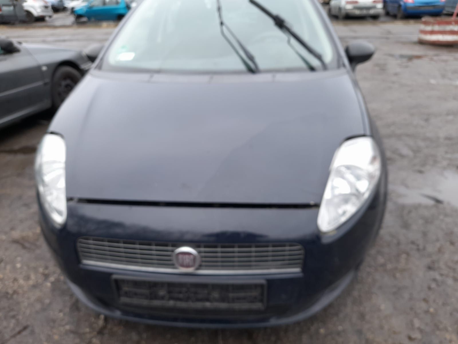 Fiat Grande Punto 2007r. 1.4 benzyna 57kW/78KM maska przòd 83