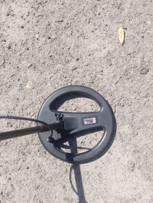 Продам металошукач Minelab x-terra 705