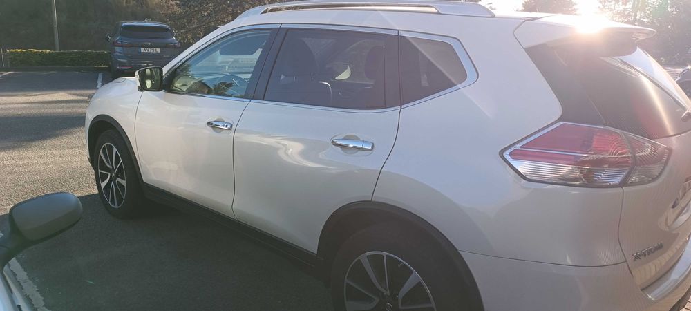 Nissan X-trail 2016 gasoleo, estofos em pele, 7 lugares