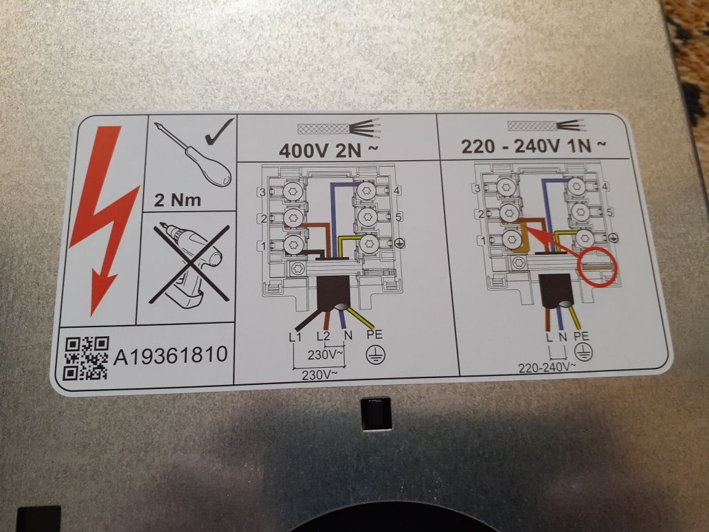 Индукционная варочная панель Electrolux IPE6450KF