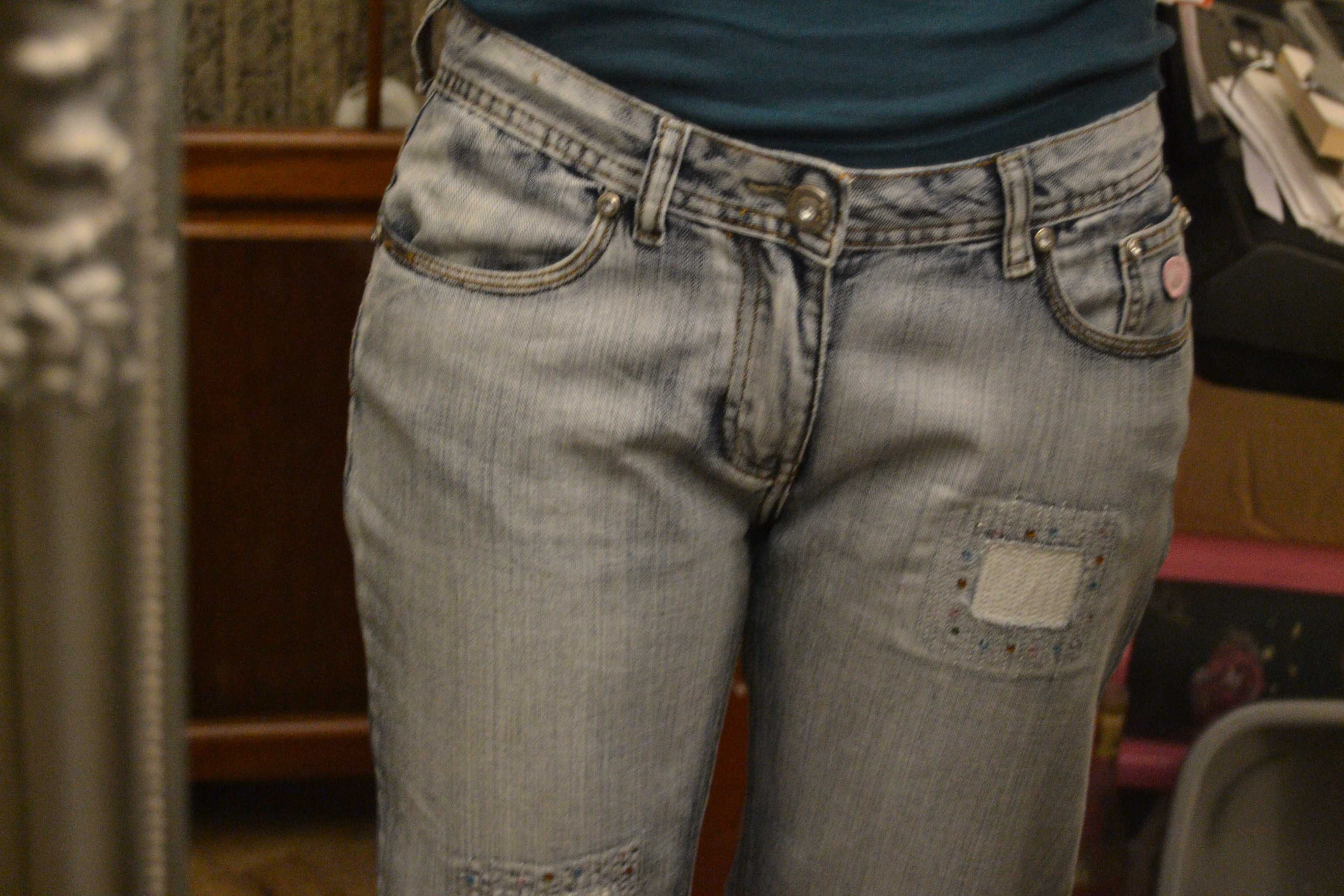 Jasne rozszerzane jeansy Ping 31 S /M zdobione vintage dzwony