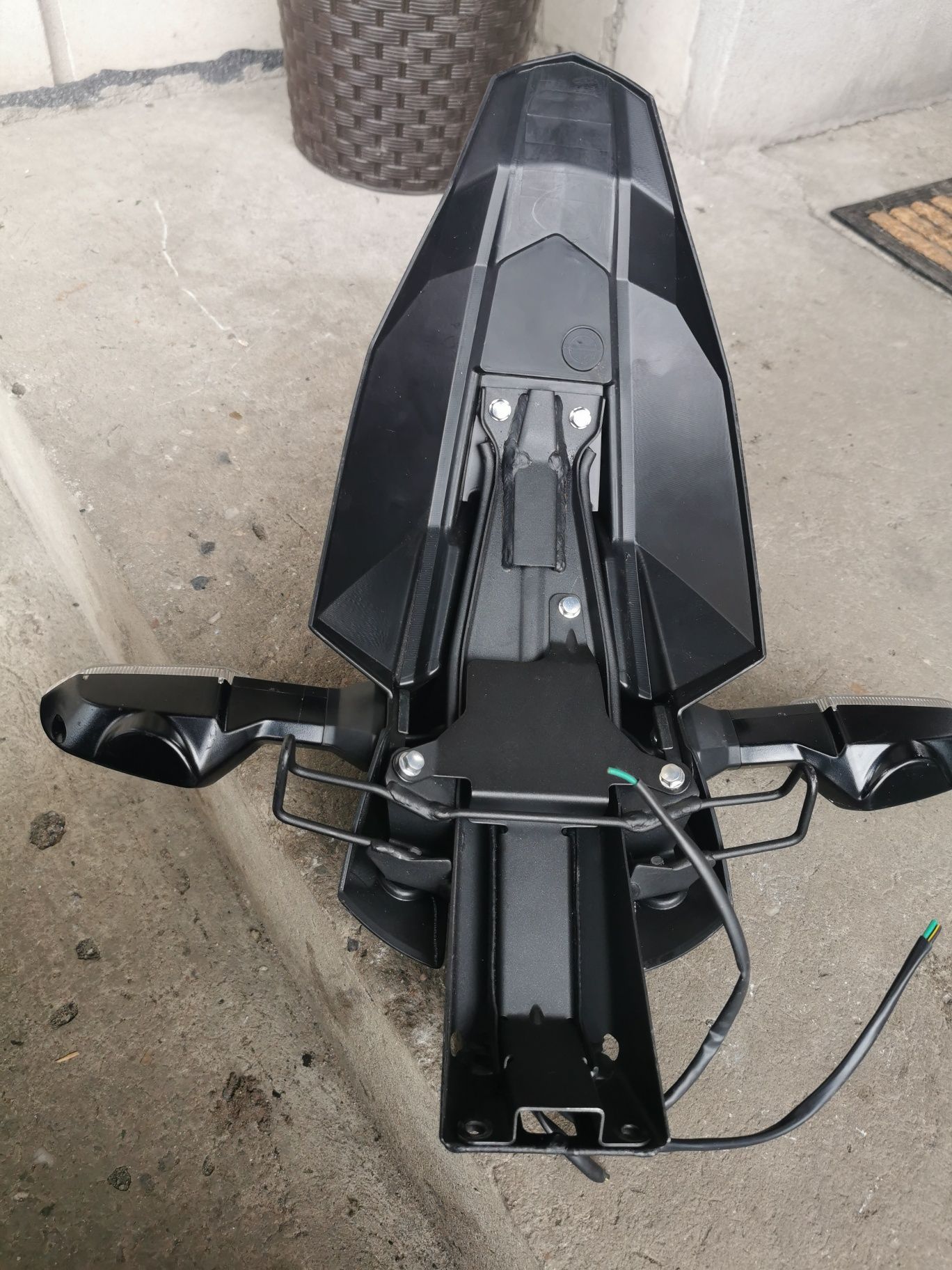 Mocowanie tablicy kierunki Kawasaki Z800