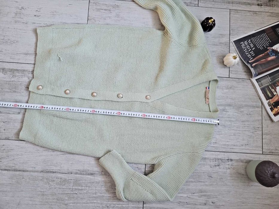 Zielony pistacjowy sweter kardigan z ozdobnymi guzikami jasny narzutka