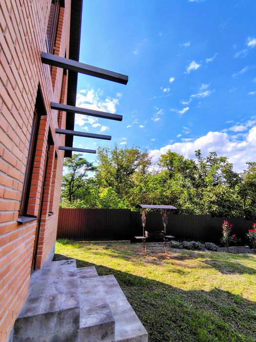 Продаж будинку в мальовничому місці.