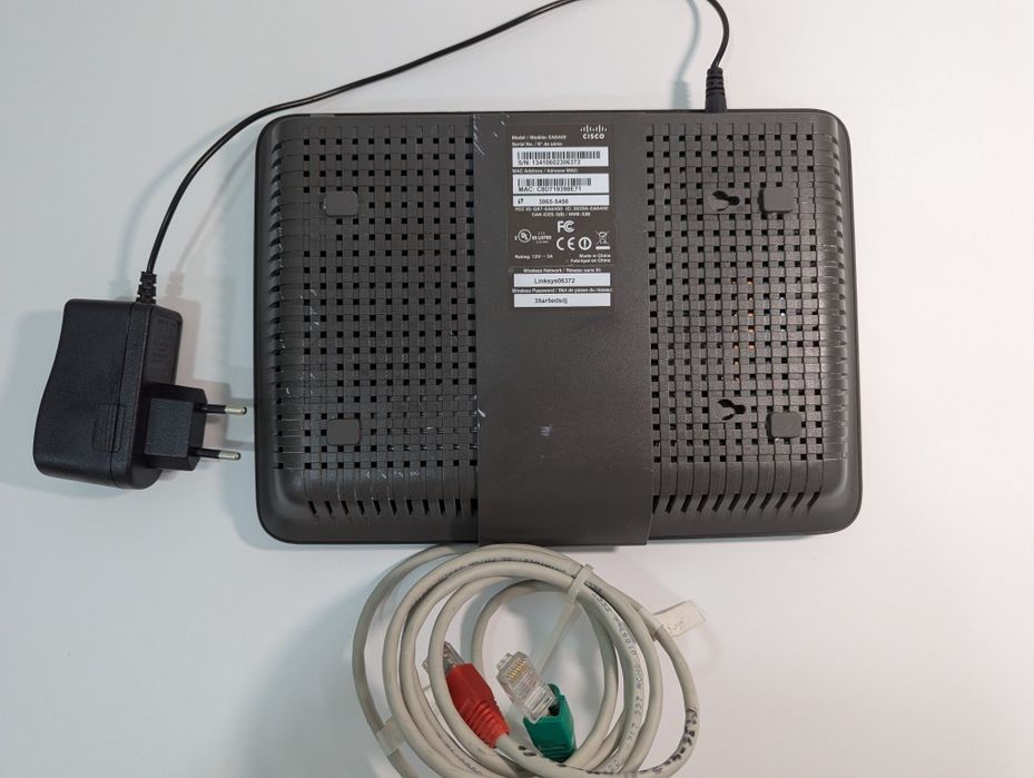 Продам Wi-Fi комплект: Linksys E6400 + міні UPS (автономний до 5 годин