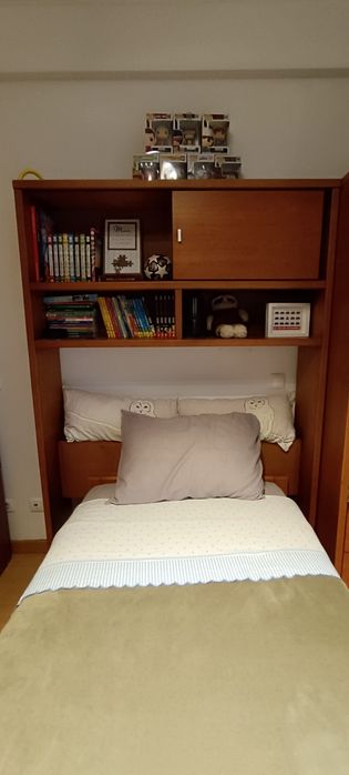 Cama solteiro com estrado elevatório