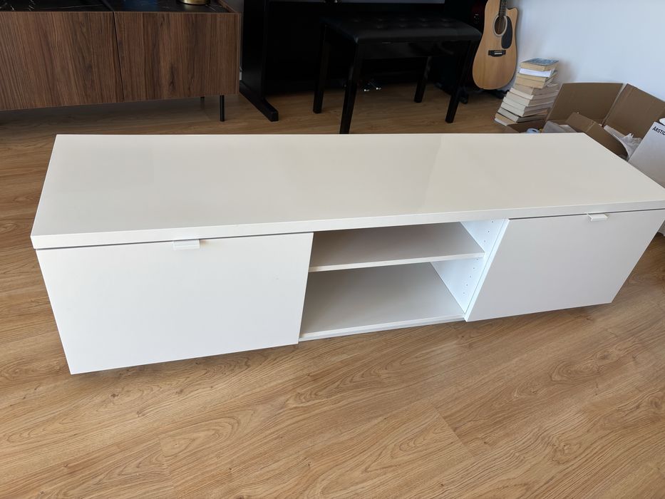 Movel TV Branco.