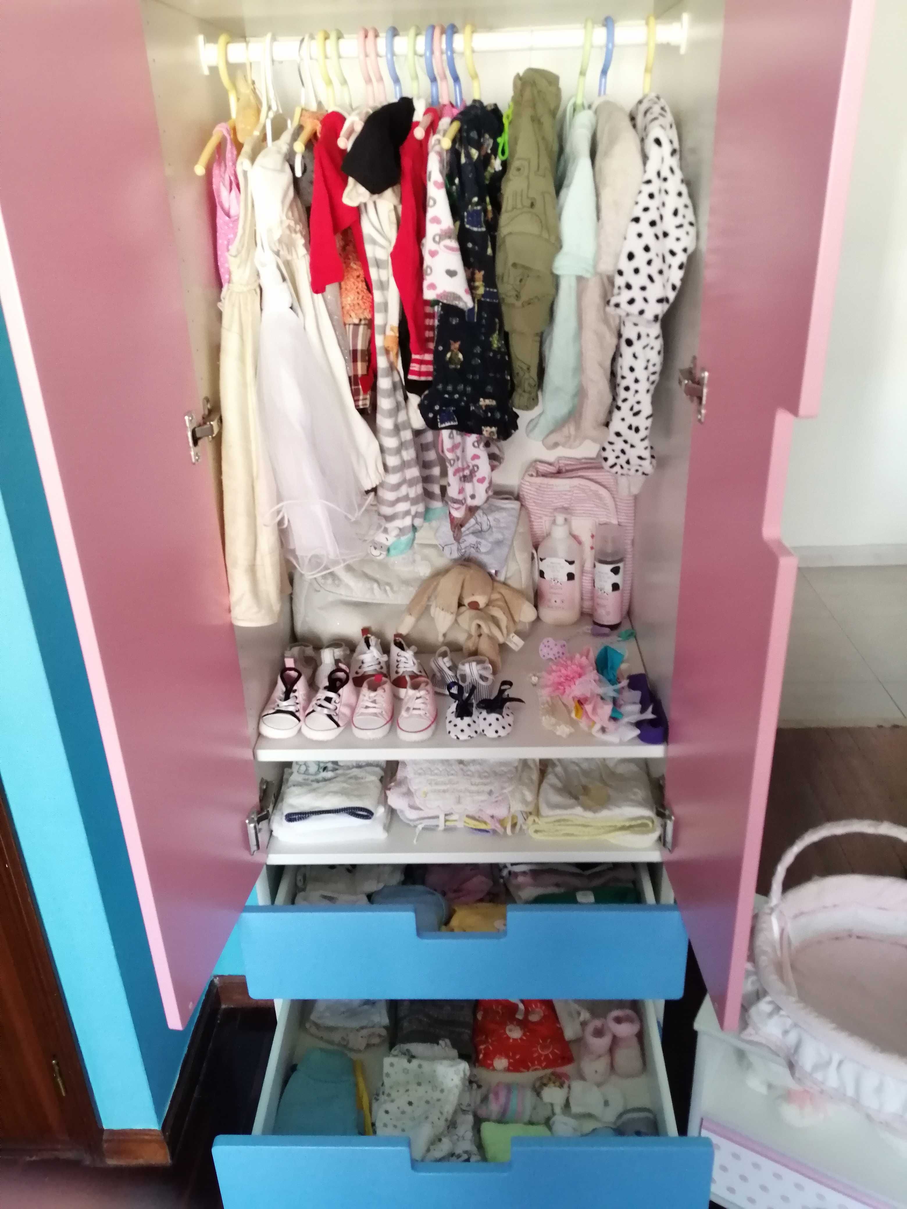 Armário de roupa + mesa de cabeceira infantil