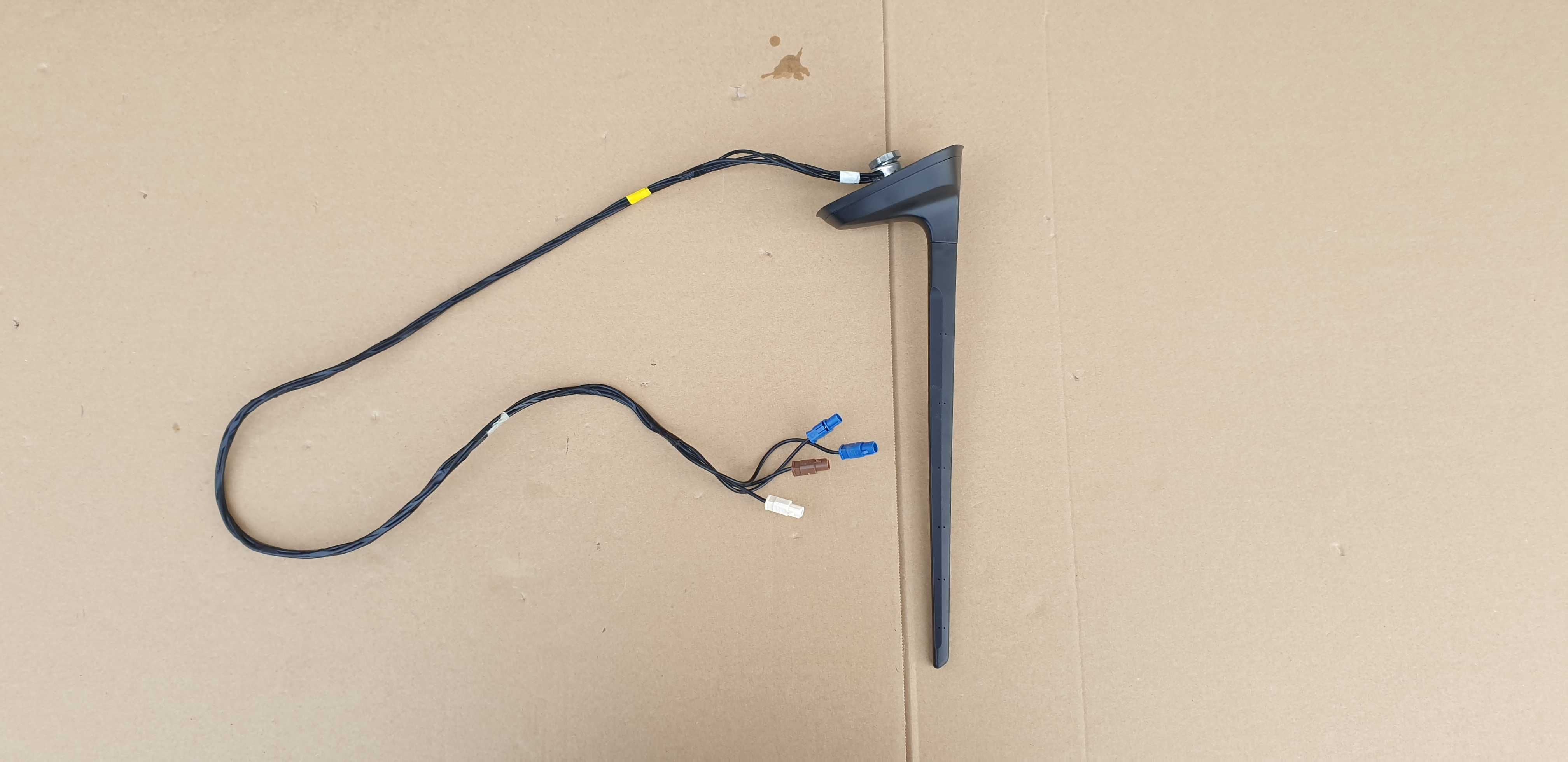 Dacia Sandero Stepway III 3 antena dachowa GPS
