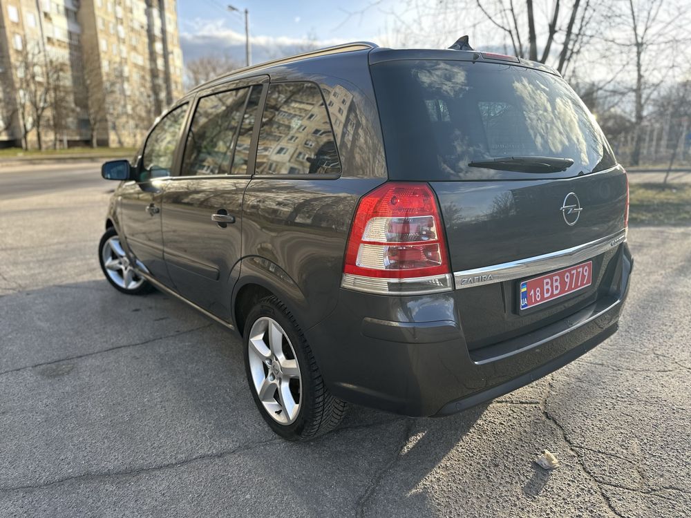 Opel Zafira B Family