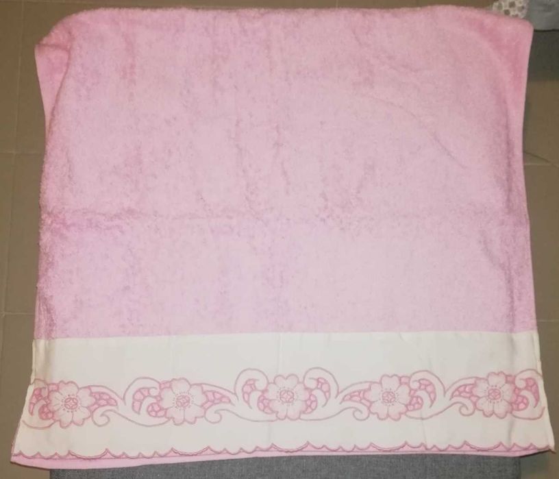 3 Toalhas de bordado de madeira, banho rosa rosa.