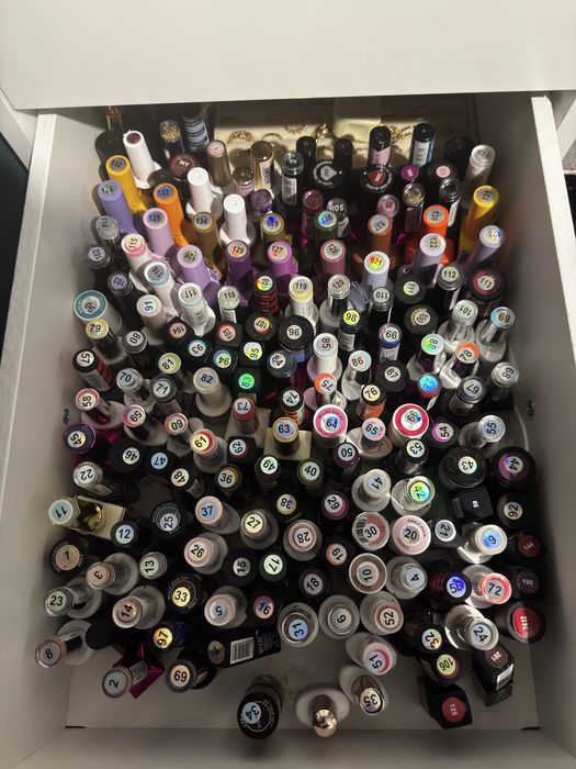 Lakiery hybrydowe okolo 170szt