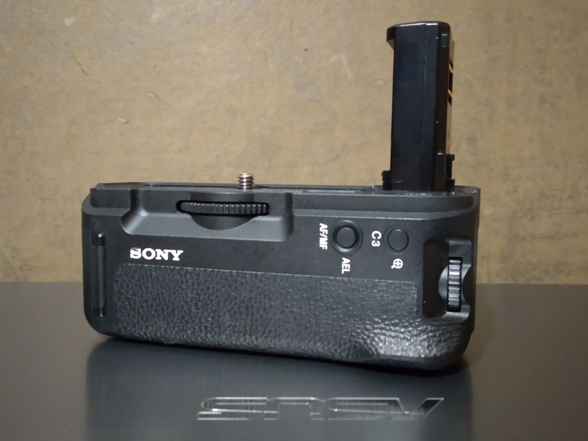 Батарейний блок SONY VG-C2EM для камер A7II A7RII A7SII Оригінал