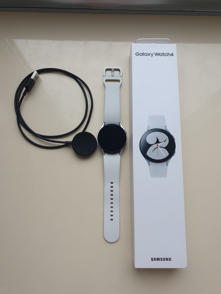 часы samsung galaxy watch 4