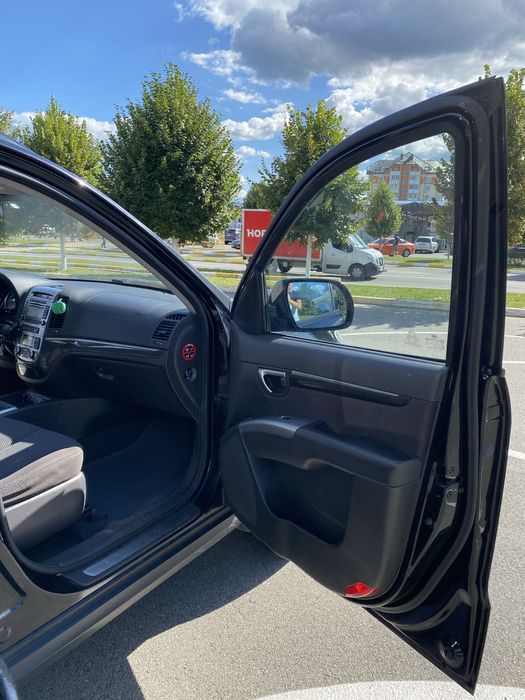 Продам Hyndai fanta fe Рестайлінг 2012 2,0d 4x4 110kw